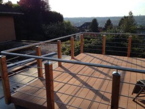 Beispiel 2 für eine Terrasse aus Holz und Edelstahl